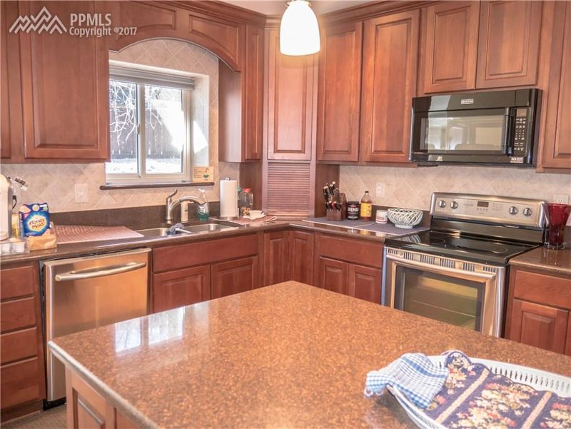 4685 Centauri Rd, Colorado Springs, CO 80919