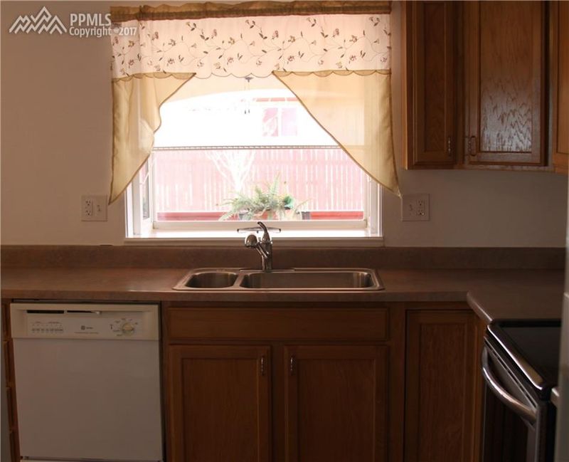 4691 Bailey Dr, Colorado Springs, CO 80916