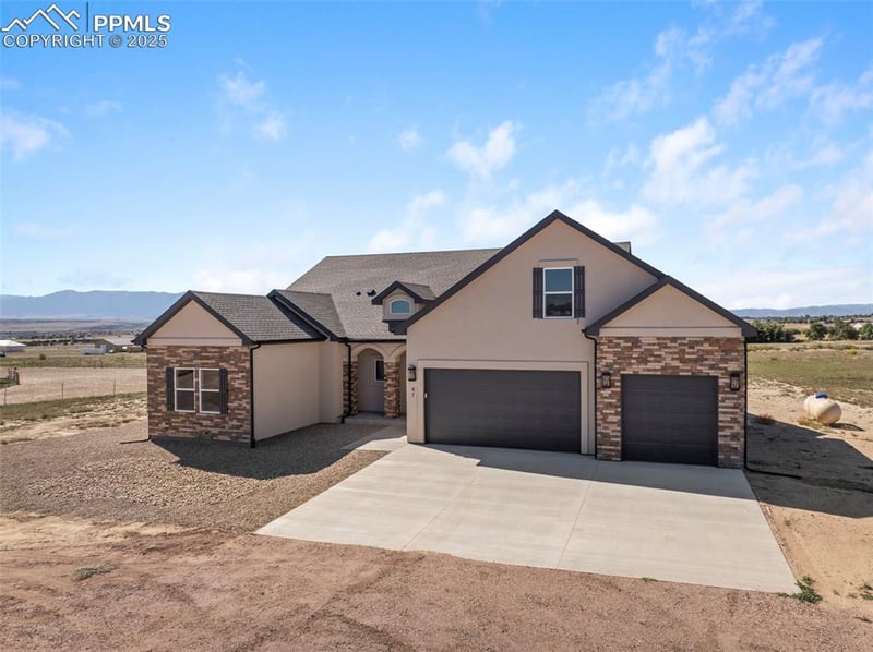 47 Top Rail Trl, Penrose, CO 81240