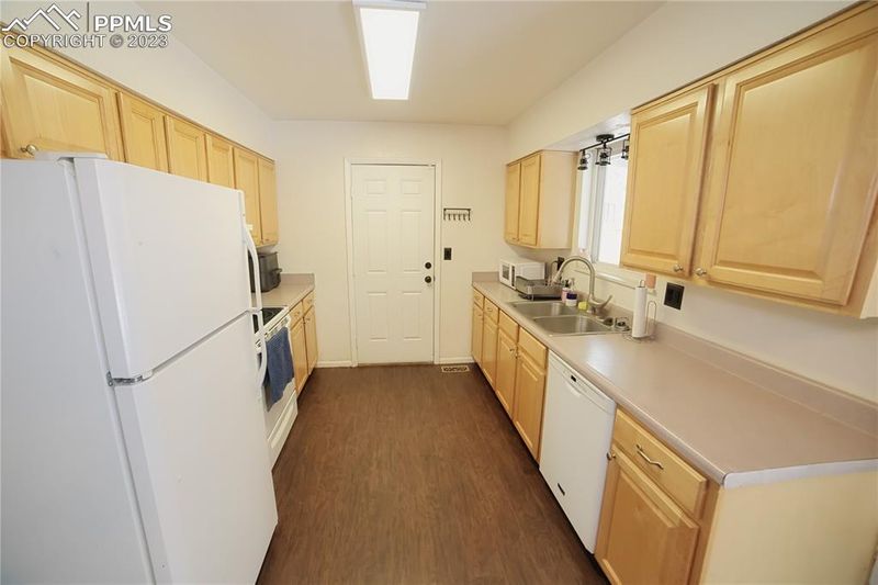 4701 S Hackamore Dr, Colorado Springs, CO 80918