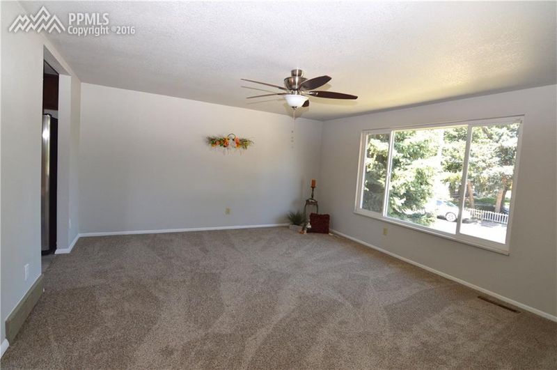 4703 Shadowglen Dr, Colorado Springs, CO 80918