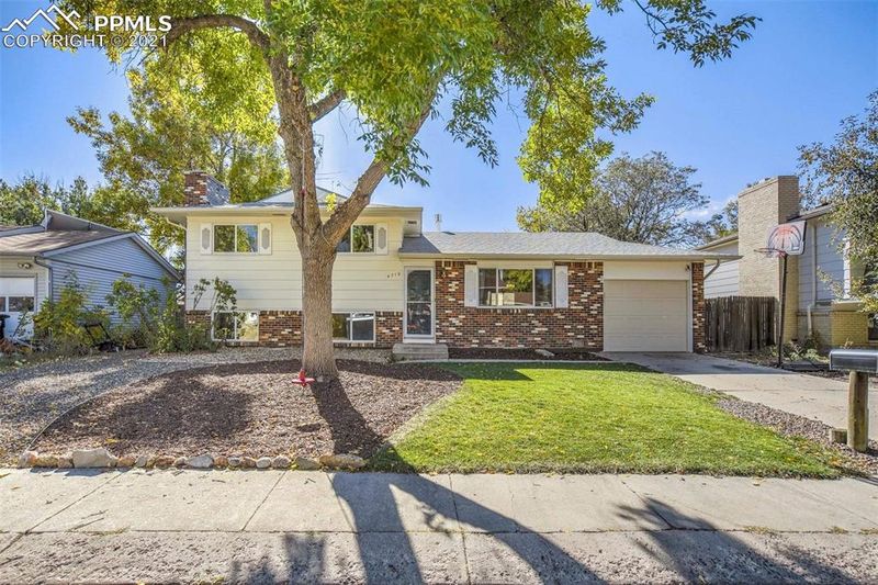 4710 La Cresta Dr, Colorado Springs, CO 80918