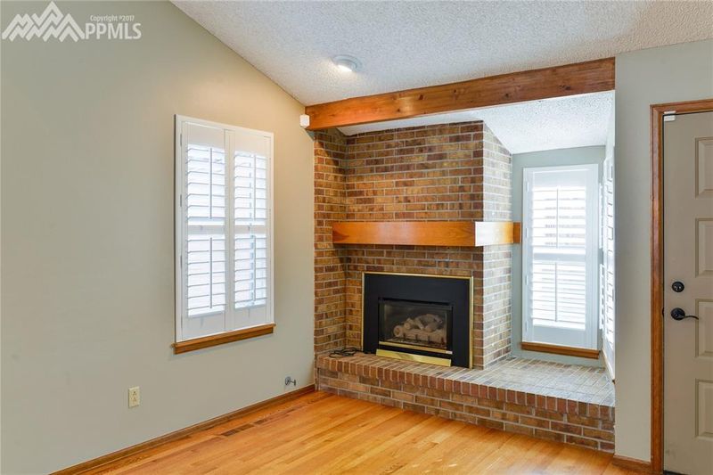 4720 Daybreak Cir, Colorado Springs, CO 80917