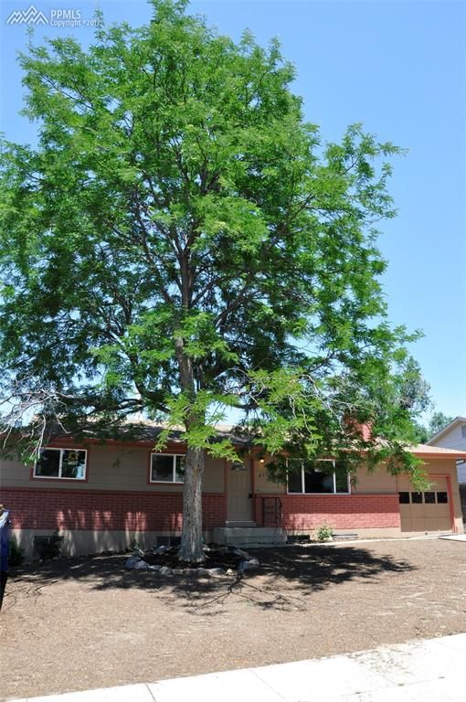 4722 N Splendid Cir, Colorado Springs, CO 80917