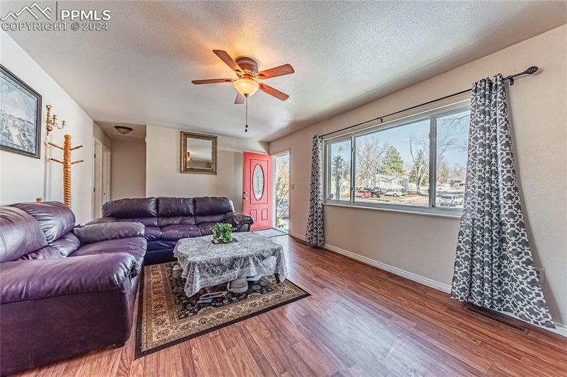 4725 S Splendid Cir, Colorado Springs, CO 80917