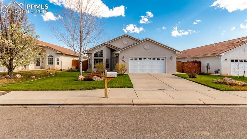 4729 Pearcrest Ct, Pueblo, CO 81005