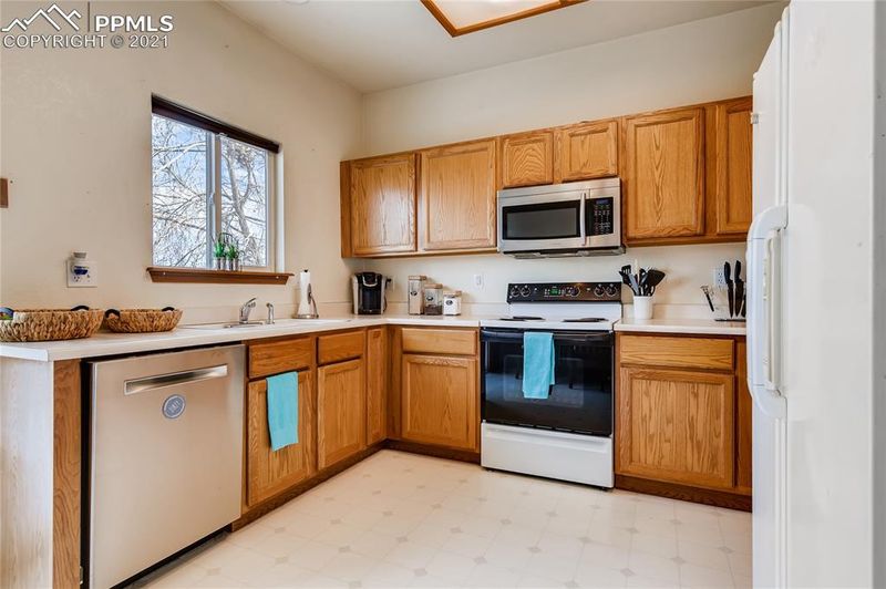 4732 Ardley Dr, Colorado Springs, CO 80922