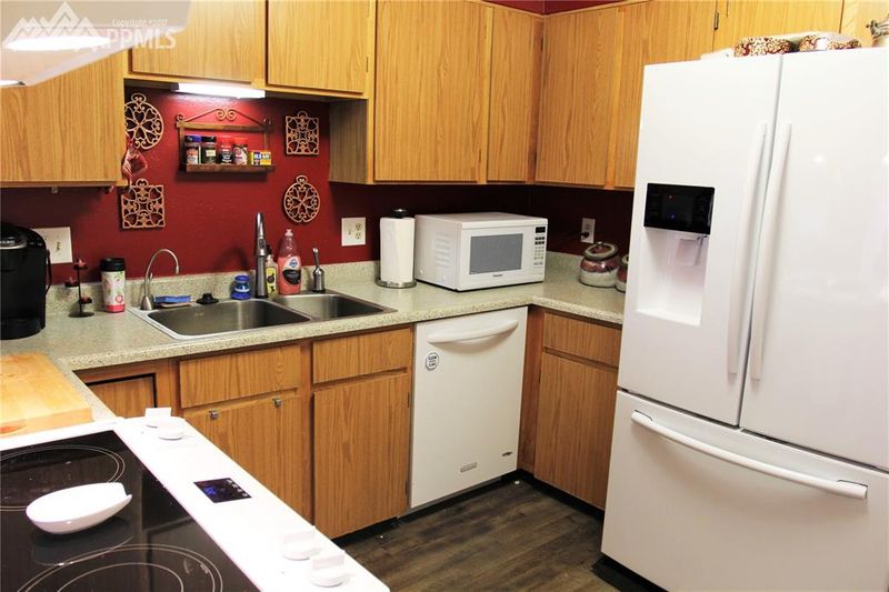 4733 Barnes Rd, Colorado Springs, CO 80917