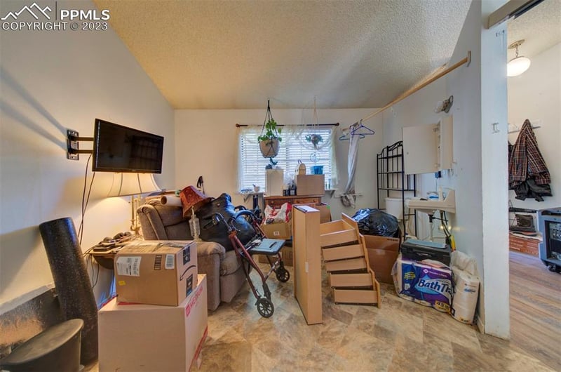 4735 Live Oak Dr, Colorado Springs, CO 80916