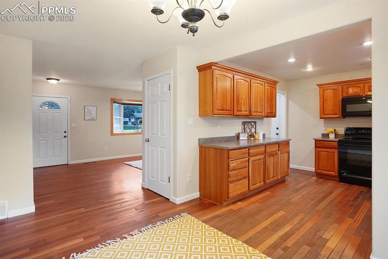 4753 Shadowglen Dr, Colorado Springs, CO 80918