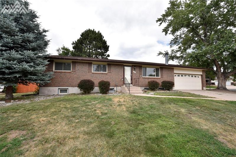 4754 Shadowglen Dr, Colorado Springs, CO 80918