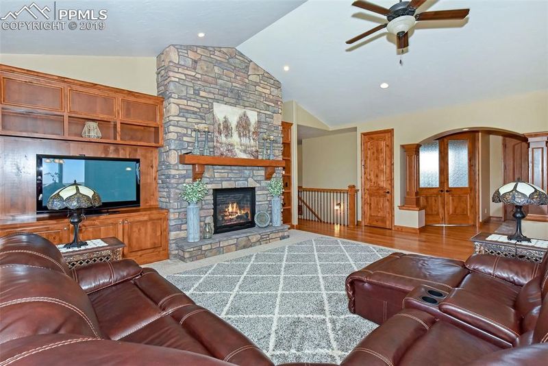 4757 Silver Nell Dr, Colorado Springs, CO 80908