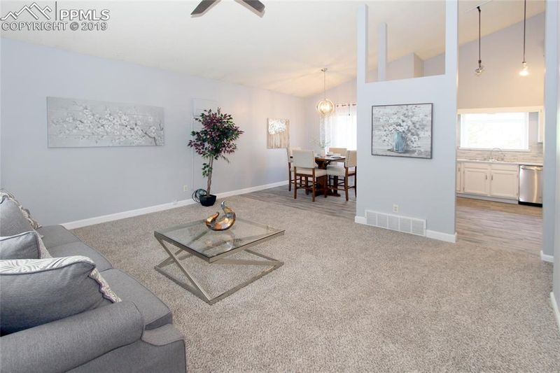 4760 W Old Farm Cir, Colorado Springs, CO 80917