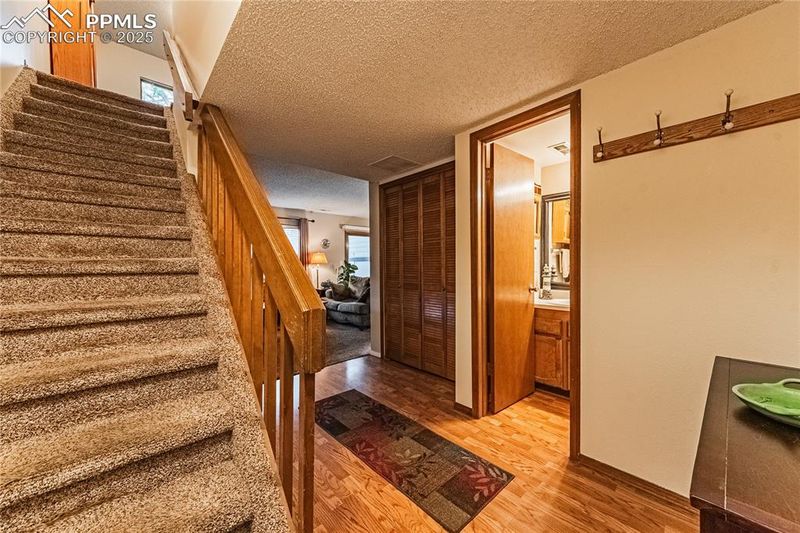 4765 Barnes Rd, Colorado Springs, CO 80917