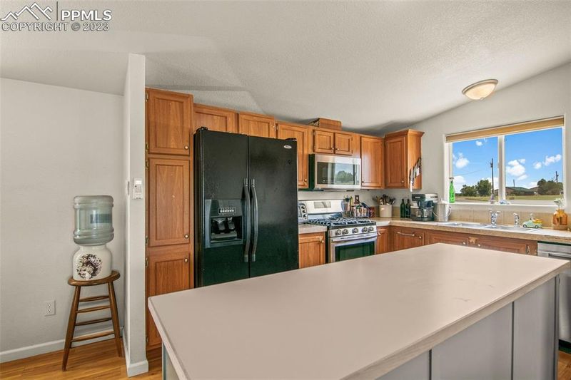 4780 Bergemann Rd, Pueblo, CO 81005