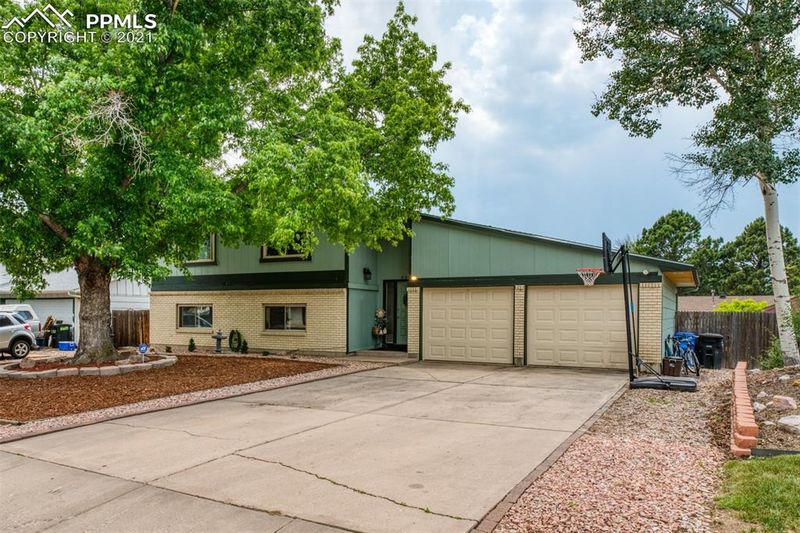 4802 S Hackamore Dr, Colorado Springs, CO 80918