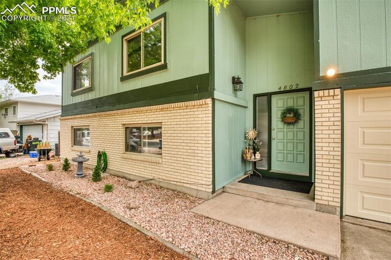 4802 S Hackamore Dr, Colorado Springs, CO 80918