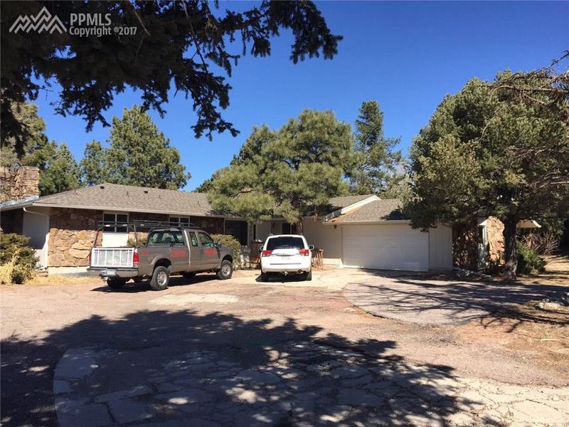 4806 Constitution Ave, Colorado Springs, CO 80915