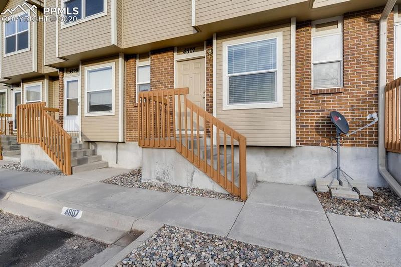 4807 Live Oak Dr, Colorado Springs, CO 80916