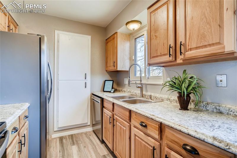 4809 Ridenour Dr, Colorado Springs, CO 80916