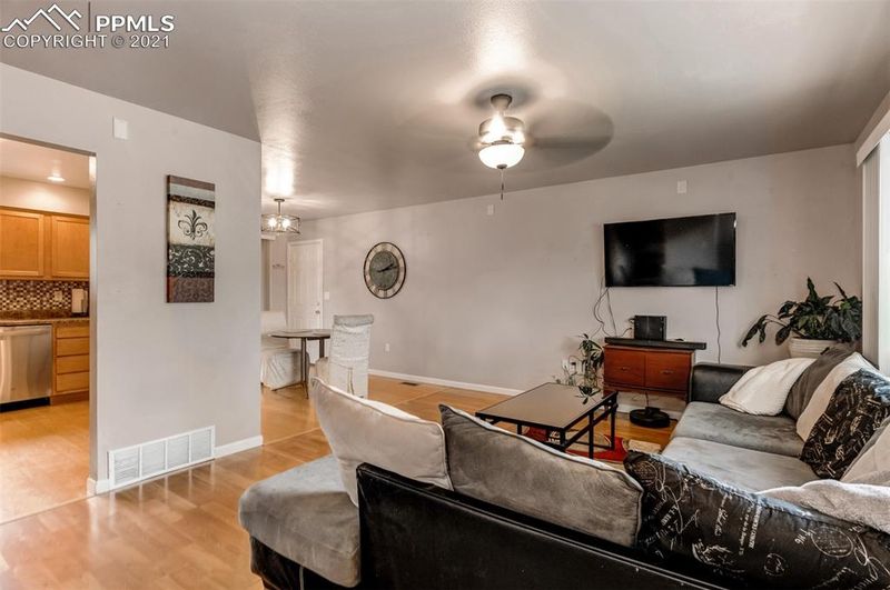 4810 Del Sol Rd, Colorado Springs, CO 80918