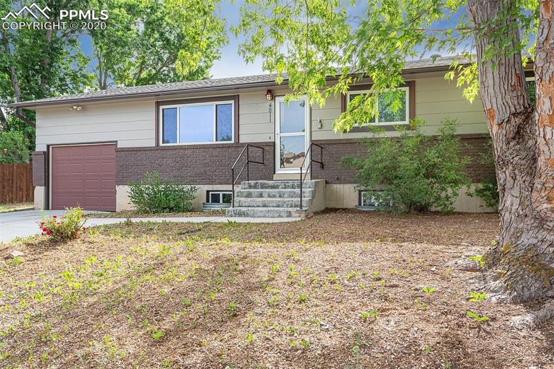 4811 N Splitrail Dr, Colorado Springs, CO 80917