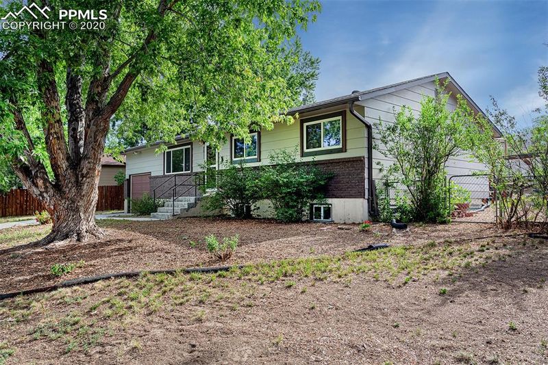 4811 N Splitrail Dr, Colorado Springs, CO 80917