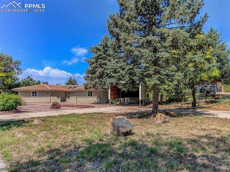 4814 Constitution Ave, Colorado Springs, CO 80915