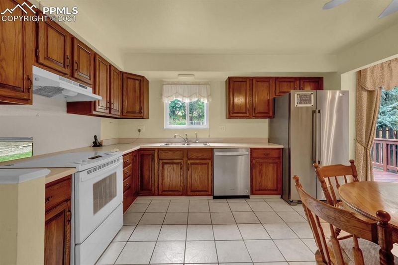 4819 S Hackamore Dr, Colorado Springs, CO 80918