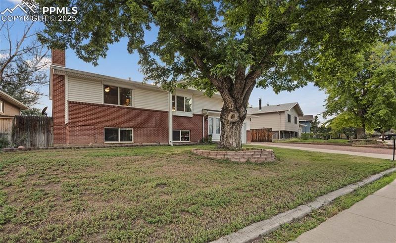 482 Harvard St, Colorado Springs, CO 80911