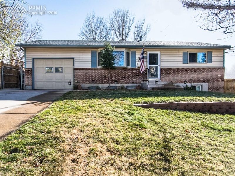 4825 N Splendid Cir, Colorado Springs, CO 80917