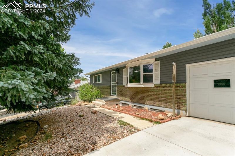 4830 N Splendid Cir, Colorado Springs, CO 80917