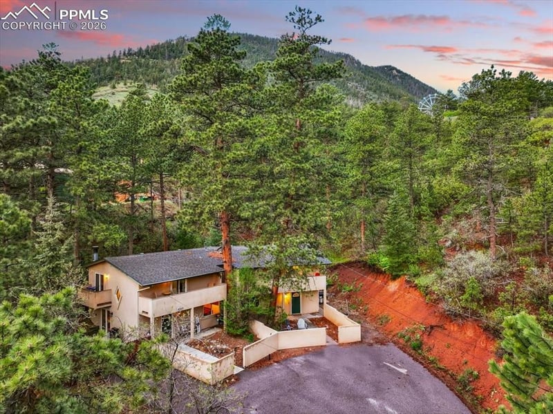 4840-4860 Pikes Peak Hw, Cascade, CO 80809