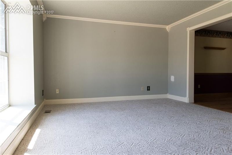 4886 Harvest Rd, Colorado Springs, CO 80917
