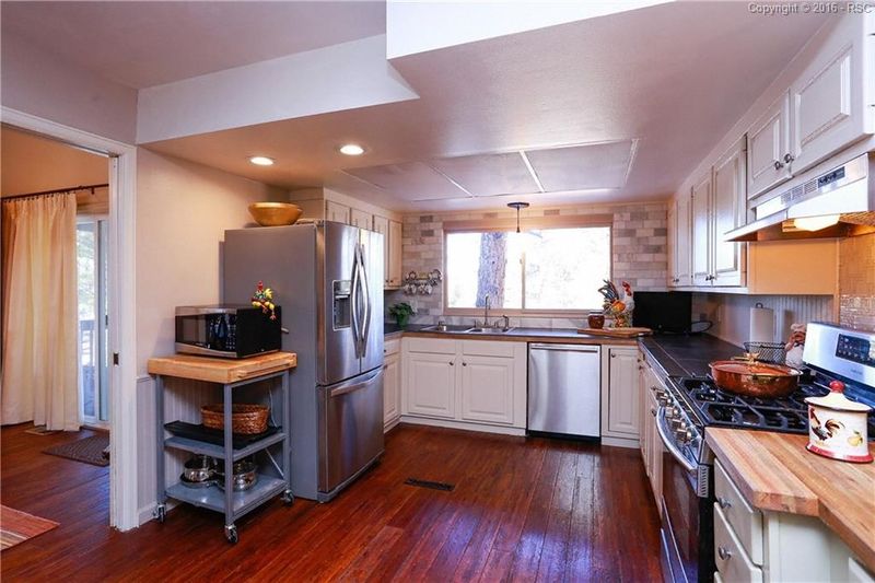 4891 Chippewa Dr, Larkspur, CO 80118