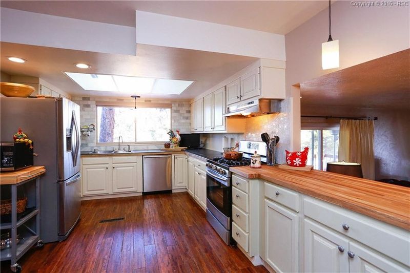 4891 Chippewa Dr, Larkspur, CO 80118