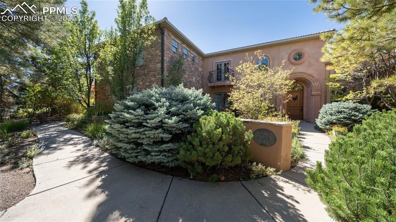4896 Stonehill Rd, Colorado Springs, CO 80918