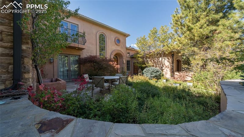 4896 Stonehill Rd, Colorado Springs, CO 80918