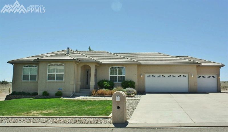 49 Tierra Casa Dr, Pueblo, CO 81005