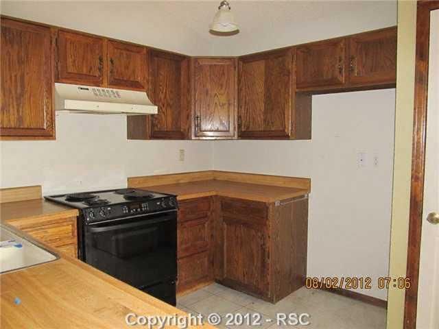 490 Tamarron Dr, Colorado Springs, CO 80919