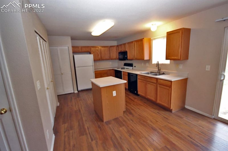 4905 Universal Hts, Colorado Springs, CO 80916