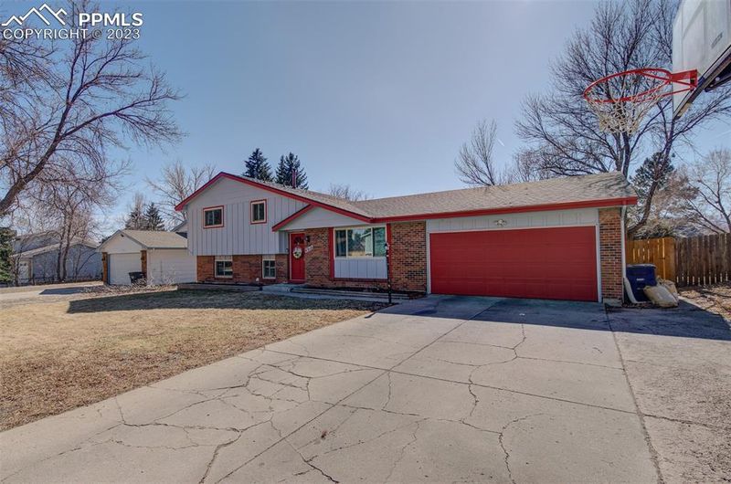 4910 S Hackamore Dr, Colorado Springs, CO 80918