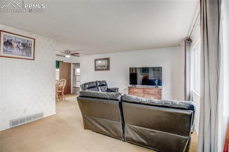 4910 Villa Cir, Colorado Springs, CO 80918