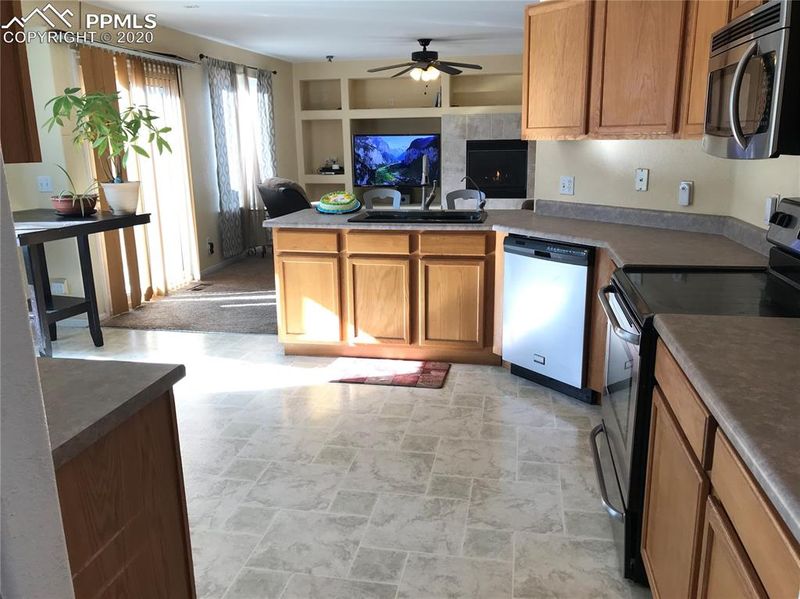 4911 Rock Creek Dr, Castle Rock, CO 80109