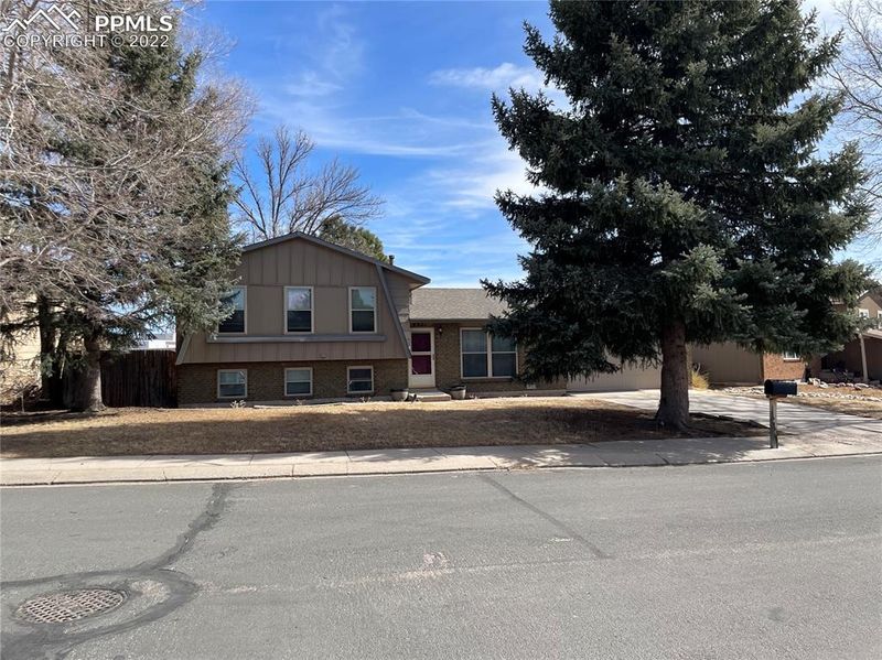 4921 N Hackamore Dr, Colorado Springs, CO 80918