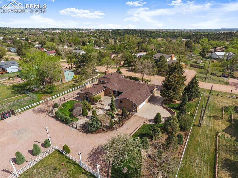 4926 Half Moon Dr, Colorado Springs, CO 80915