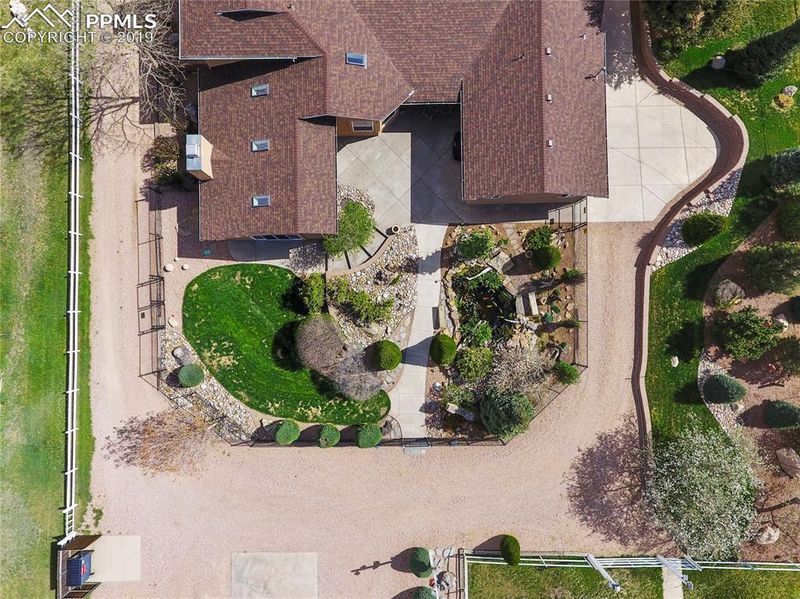 4926 Half Moon Dr, Colorado Springs, CO 80915