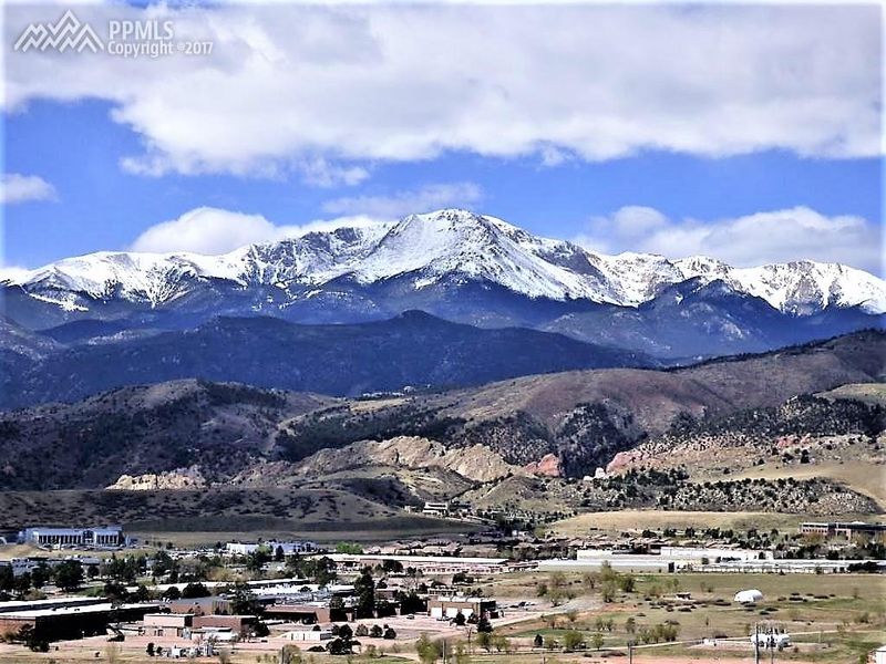 4932 W Cliff Point Cir, Colorado Springs, CO 80919
