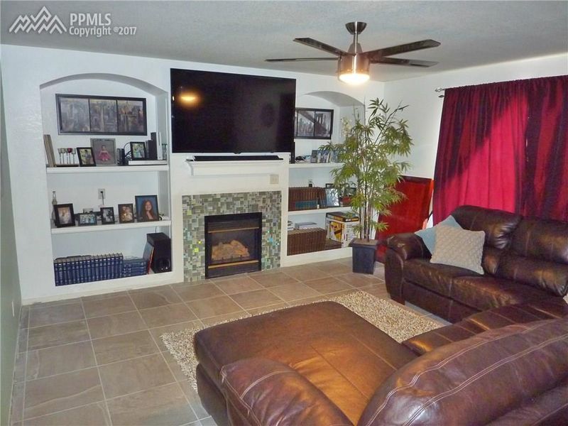 4935 Universal Hts, Colorado Springs, CO 80916