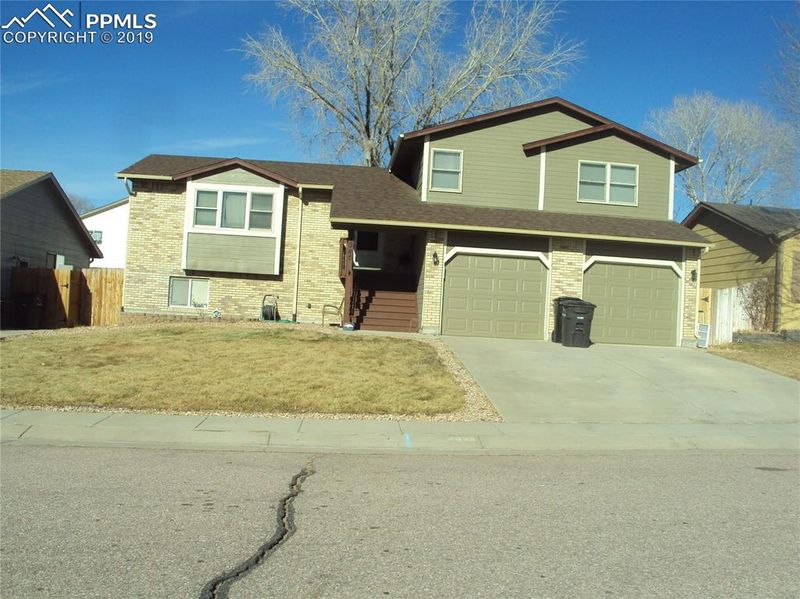 4945 Wainwright Dr, Colorado Springs, CO 80911